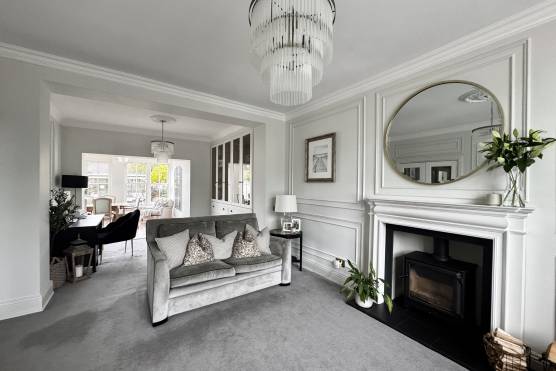 3553M 15 photo shoot location house in Manchester living room.jpg