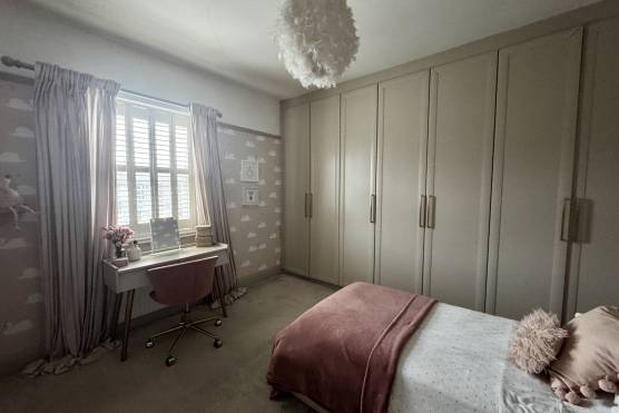 3553M 22 tv commercial location house in Manchester bedroom.jpg