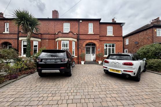 3553M 34 tv commercial location house in Manchester elegant family home.jpg