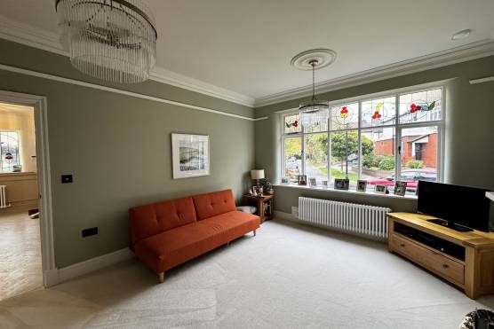 3554M 13 filming location house in Manchester living room.jpg