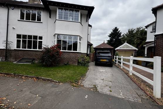 3554M 27 tv drama location house in Manchester .jpg