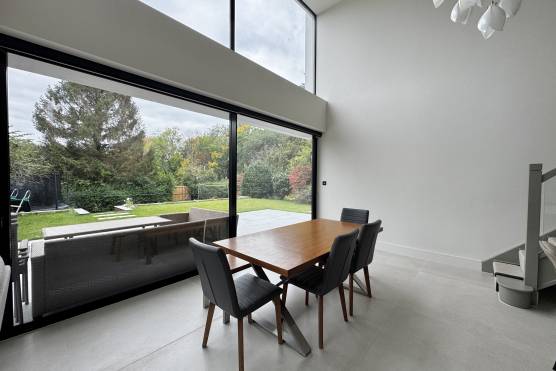 3554M 7 photo shoot location house in Manchester modern dining area.jpg