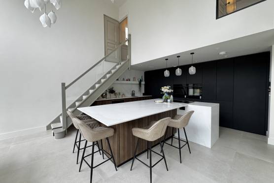 3554M 9 filming location house modern open plan kitchen.jpg