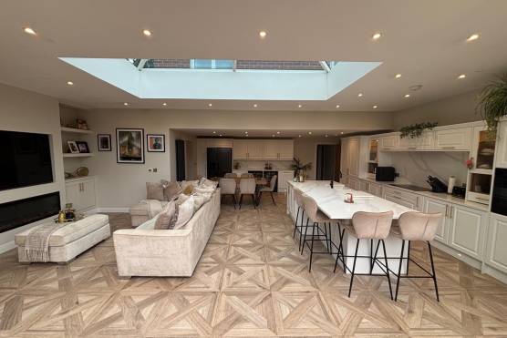 3557V 2 filming location house in Merseyside modern open plan kitchen and living area.JPG