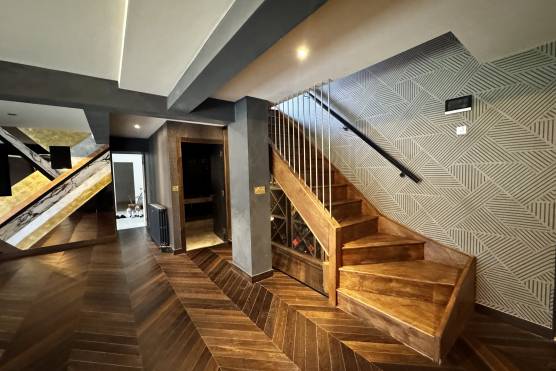 3556M 23 tv commercial location house in Manchester staircase.jpg