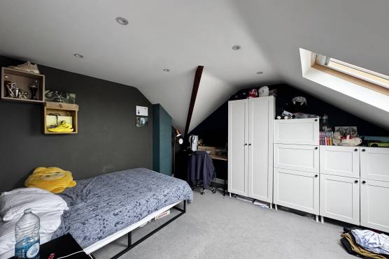 3556M 28 filming location house in Manchester kids bedroom.jpg