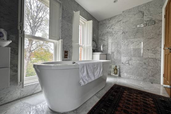 3556M 30 tv commercial location house in Manchester bathroom.jpg