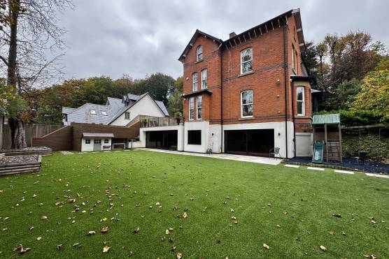 3556M 31 tv drama location house in Manchester modern family home.jpg