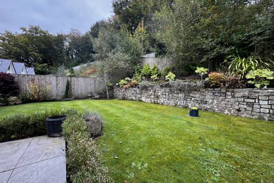 3556M 33 tv drama location house in Manchester family garden.jpg
