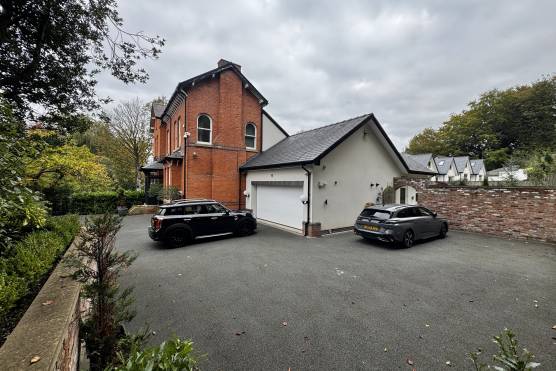 3556M 34 filming location house in Manchester period property.jpg