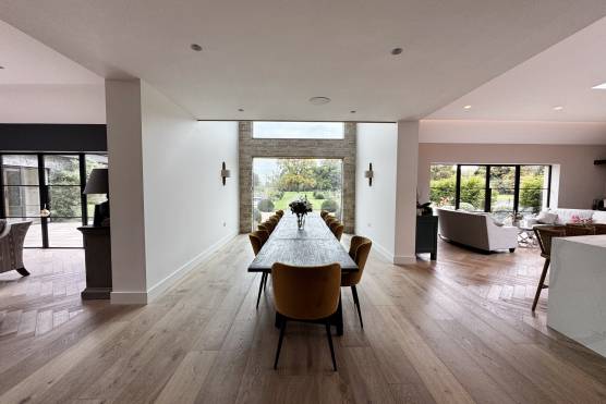 3551C 16 filming location house in Cheshire dining area.jpg