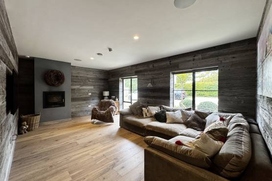 3551C 17 tv drama location house in Cheshire living area.jpg