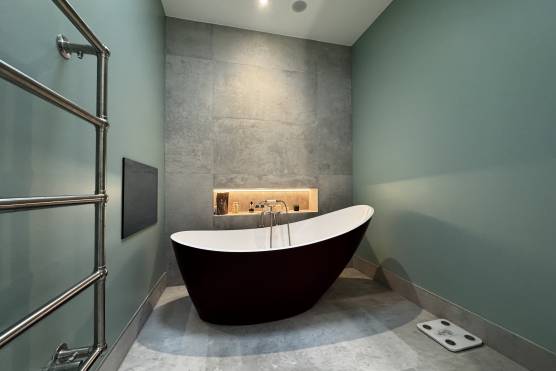 3551C 26 photo shoot location house in Cheshire bathroom.JPG