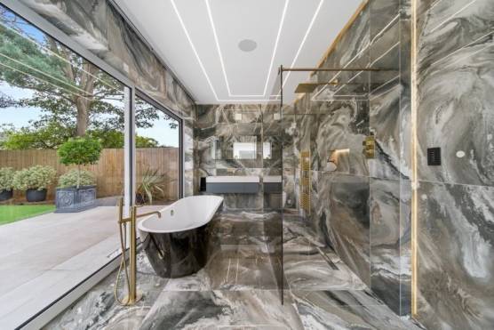3558V-17-filming-location-house-in-Merseyside-luxury-bathroom.jpg