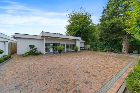 3558V 26 tv drama location house in Merseyside contemporary villa.jpg