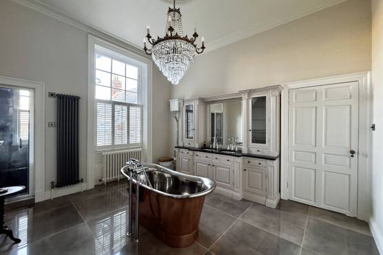 3599N 18 tv drama location house in North Yorkshire elegant bathroom.jpg
