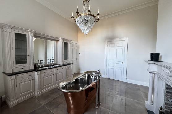 3599N 20 tv drama location house in North Yorkshire bathroom.jpg