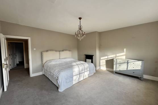 3599N 24 tv drama location house in North Yorkshire bedroom.jpg