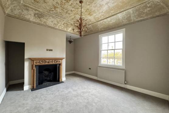 3599N 34 tv drama location house in North Yorkshire bedroom with ornate ceiling.jpg