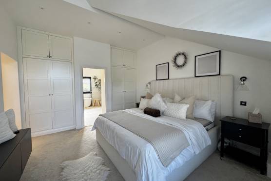 3561V 15 filming location house in Merseyside bedroom.jpg