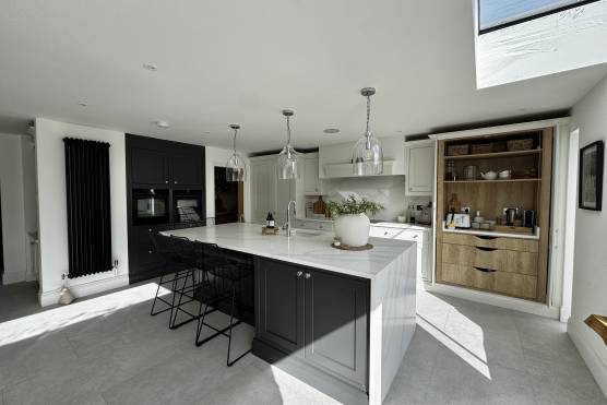 3561V 2 filming location house in Merseyside modern open plan kitchen.jpg