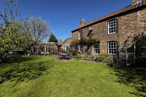 3562N 1 photo shoot location house in North Yorkshire period property.JPG
