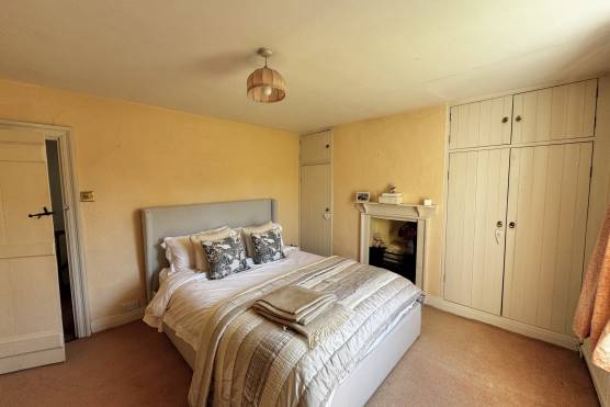 3562N 15 tv drama location house in North Yorkshire traditional bedroom.jpg