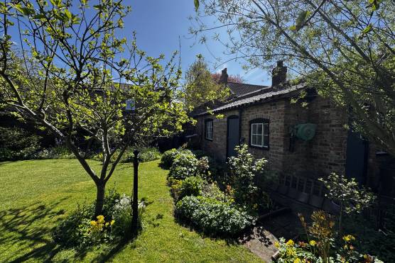 3562N 3 tv drama location house in North Yorkshire .JPG