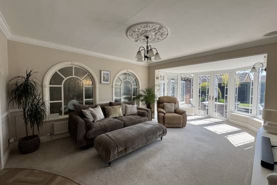 3563E-12-tv-drama-location-house-in-east-yorkshire-traditional-living-area.jpg