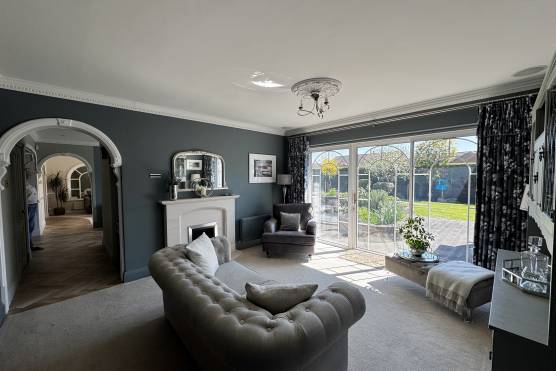 3563E-19-tv-drama-location-house-in-east-yorkshire-living-area.jpg
