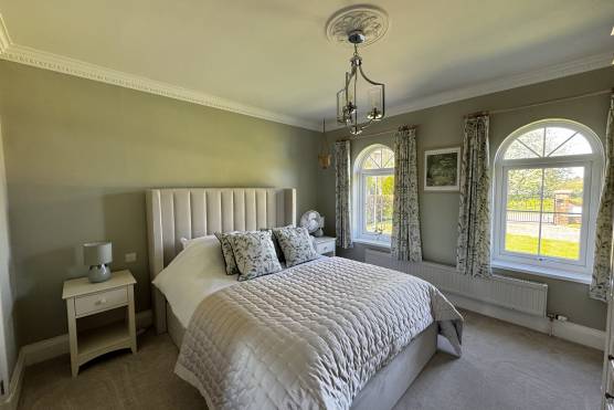 3563E 22 photo shoot location house in east yorkshire elegant bedroom.jpg