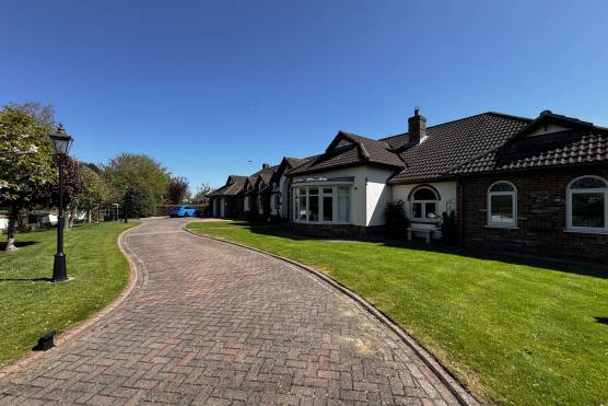 3563E 33 photo shoot location house in east yorkshire bungalow.jpg