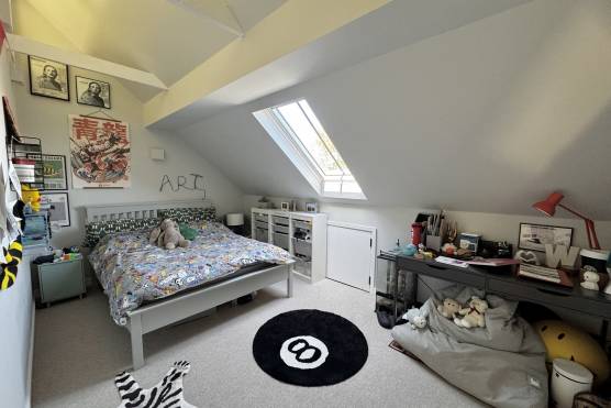 3208N 17 tv commercial location house in North Yorkshire kids bedroom.jpg