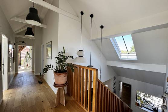 3208N-20-tv-drama-location-house-in-North-Yorkshire-modern-staircase.jpg