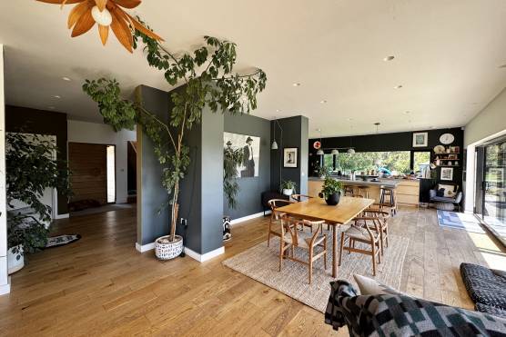 3208N 3 TV drama location house in North Yorkshire modern open plan dining area jpg.jpg