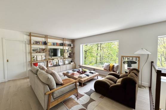 3564W 13 tv commercial location house iin Leeds mid century modern living area..jpg