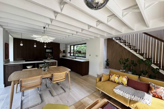 3564W 2 filming location house in Leeds modern open plan kitchen.jpg