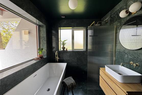 3564W 20 tv commercial location house in Leeds stylish bathroom.jpg