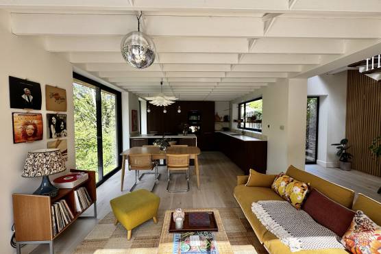 3564W 4 tv commercial location house in Leeds modern open plan kitchen.jpg
