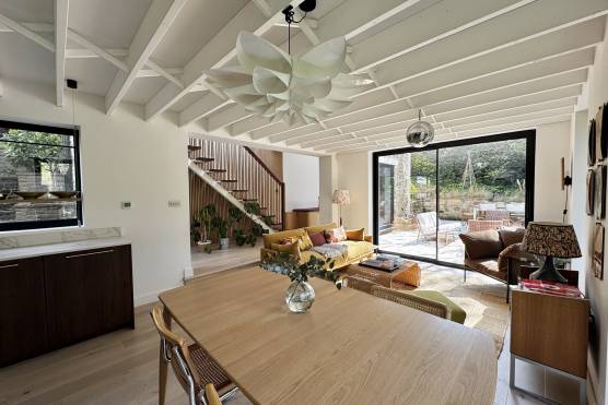 3564W 8 tv drama location house in Leeds open plan kitchen.jpg