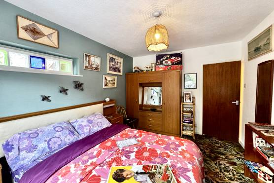 3565L 10 tv shoot location house in Lancashire 70s retro colourful bedroom.jpg