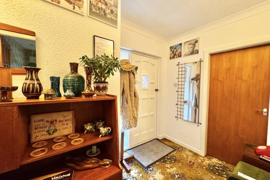 3565L 14 photo shoot location house in Lancashire retro 70s house.jpg