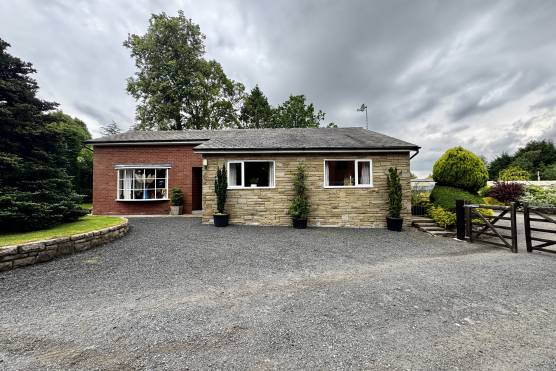 3565L 15 tv drama location house in Lancashire retro bungalow.jpg