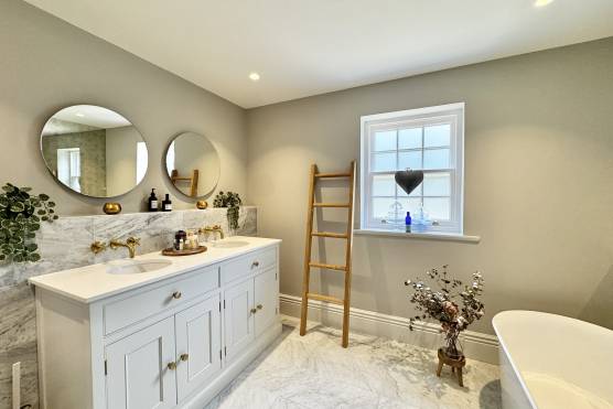 3566N 29 tv commercial location house in North Yorkshire bathroom.jpg