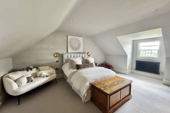 3566N-31-tv-commercial-location-house-in-North-Yorkshire-bedroom.jpg