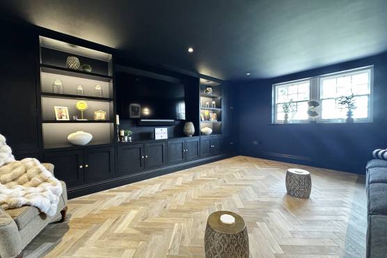 3566N 42 tv drama location house in North Yorkshire living room.jpg