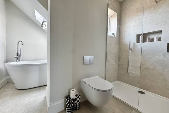 3567W 12 tv commercial location house in West Yorkshire bathroom.jpg