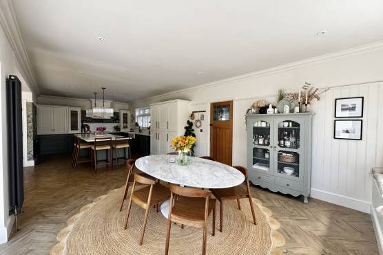 3374W 10 filming location house in West Yorkshire stylish dining room.jpg