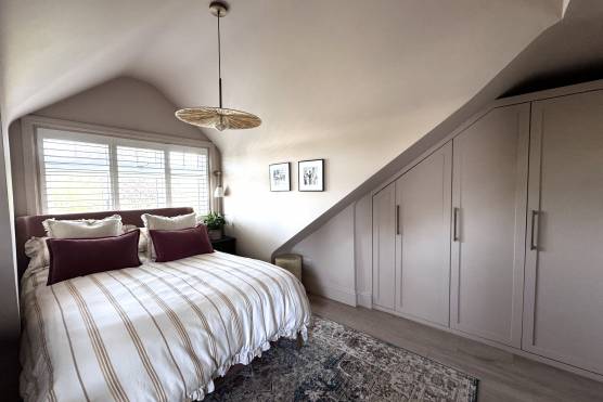 3374W 23 photo shoot location house in Leeds bedroom.jpg