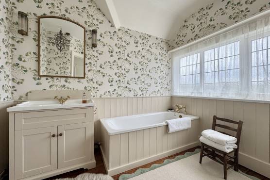 3568W 29 tv commercial location house in West Yorkshire period property bathroom.jpg